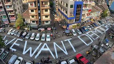 Tribunal de Myanmar encarcela a celebridades que apoyaron protestas por la democracia Tribunal de Myanmar encarcela a celebridades que apoyaron protestas por la democracia