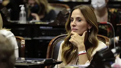 Victoria Tolosa Paz. Victoria Tolosa Paz.