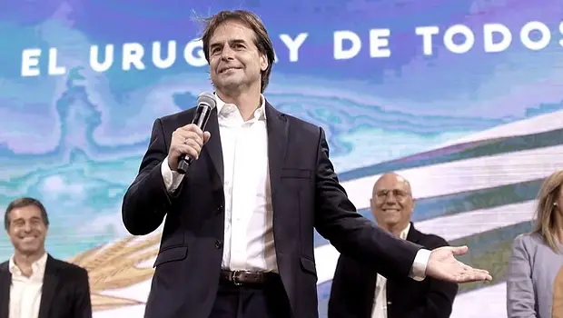 5G en Uruguay: Clarín busca desembarcar y denuncian favoritismo del Gobierno | Telecomunicaciones