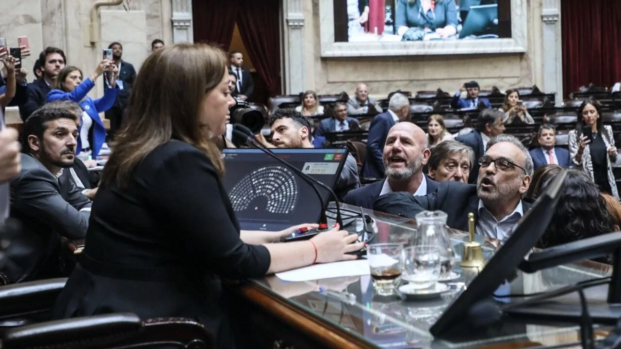 Tensión y agresiones en el Congreso: JxC protagonizó una sesión escandalosa