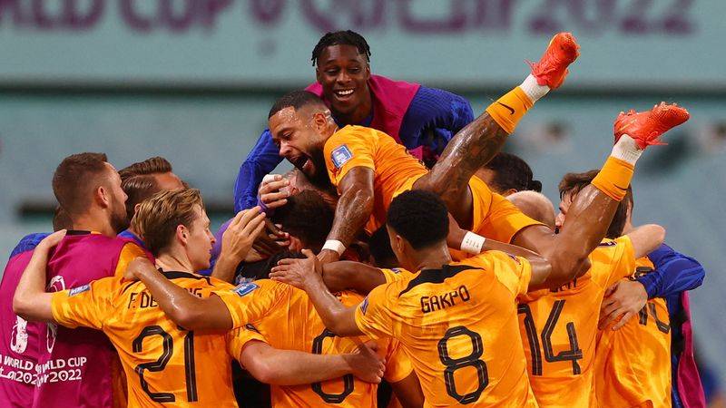 Las críticas me ayudaron a tener un gran partido ante EEUU, dice Denzel Dumfries