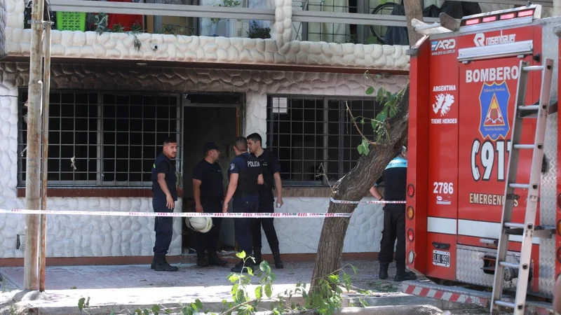 Mendoza: impactante explosión en un departamento provocó un herido y fuertes daños 