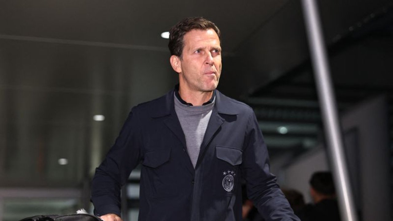 El director de la selección alemana de fútbol deja su cargo tras la debacle del Mundial
