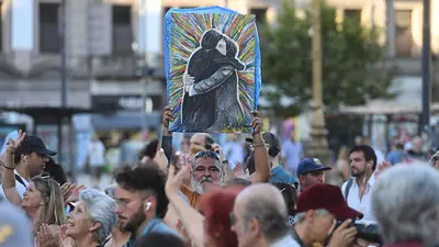 Respaldo a CFK: militantes kirchneristas se manifiestan en Comodoro Py y en el Congreso Respaldo a CFK: militantes kirchneristas se manifiestan en Comodoro Py y en el Congreso
