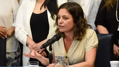 Diputados de UP piden derogar el FAL: "Caballo de Troya" Diputados de UP piden derogar el FAL: "Caballo de Troya"