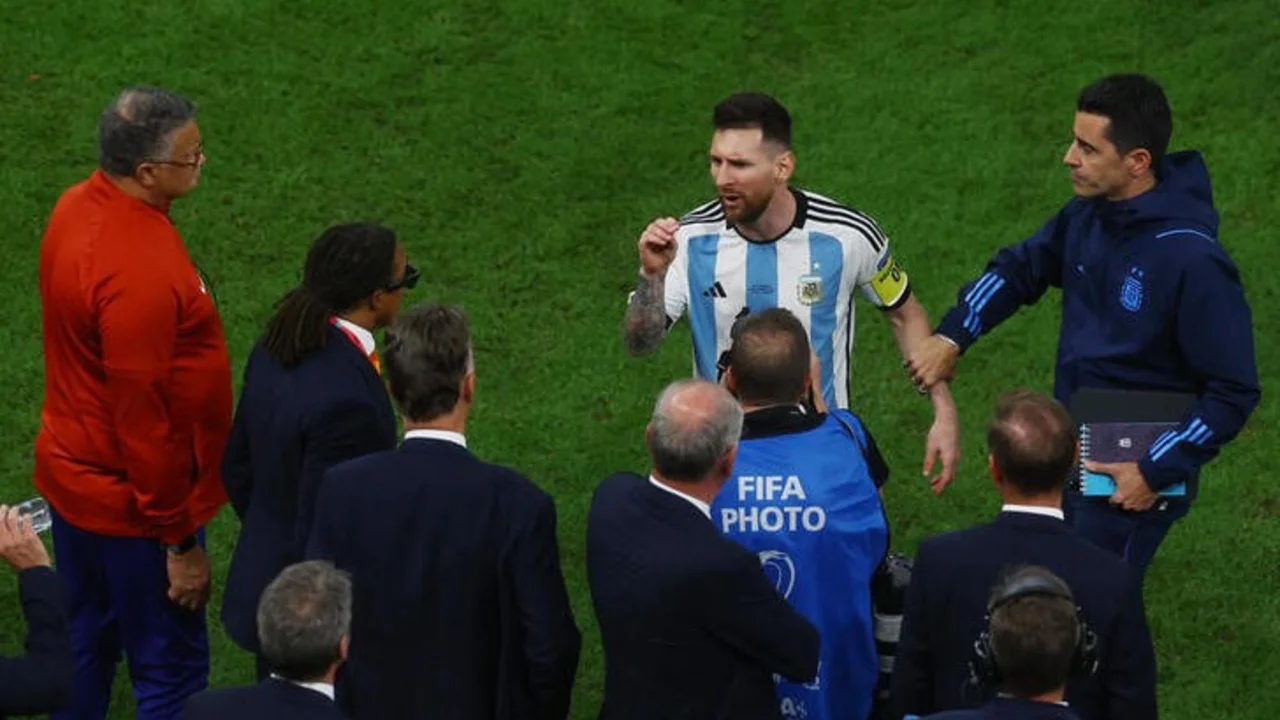 Messi volvió a demostrar que es el mejor de todos los tiempos, dice DT argentino tras pase a semis