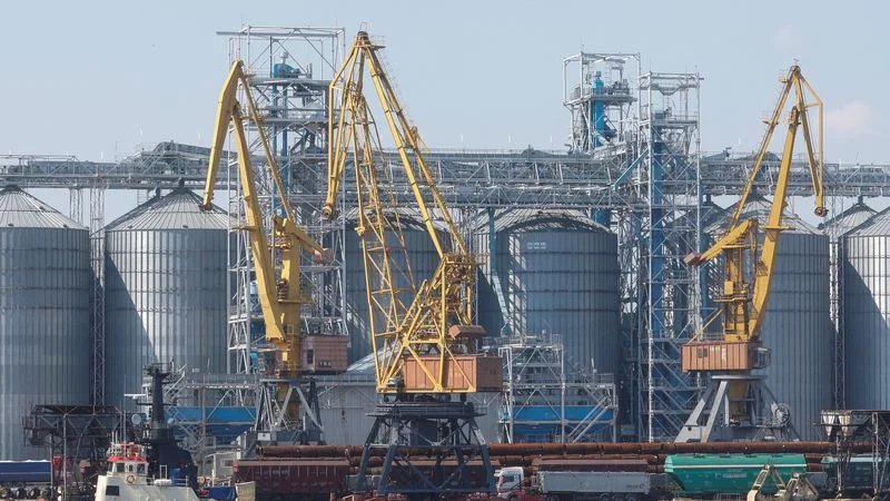 Más de 300.000 habitantes de Odesa siguen sin electricidad y denuncian que el puerto no funciona por un ataque ruso