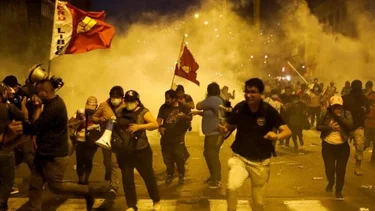 Crisis en Perú: Estado de emergencia, siete muertos y Castillo quiere dar pelea