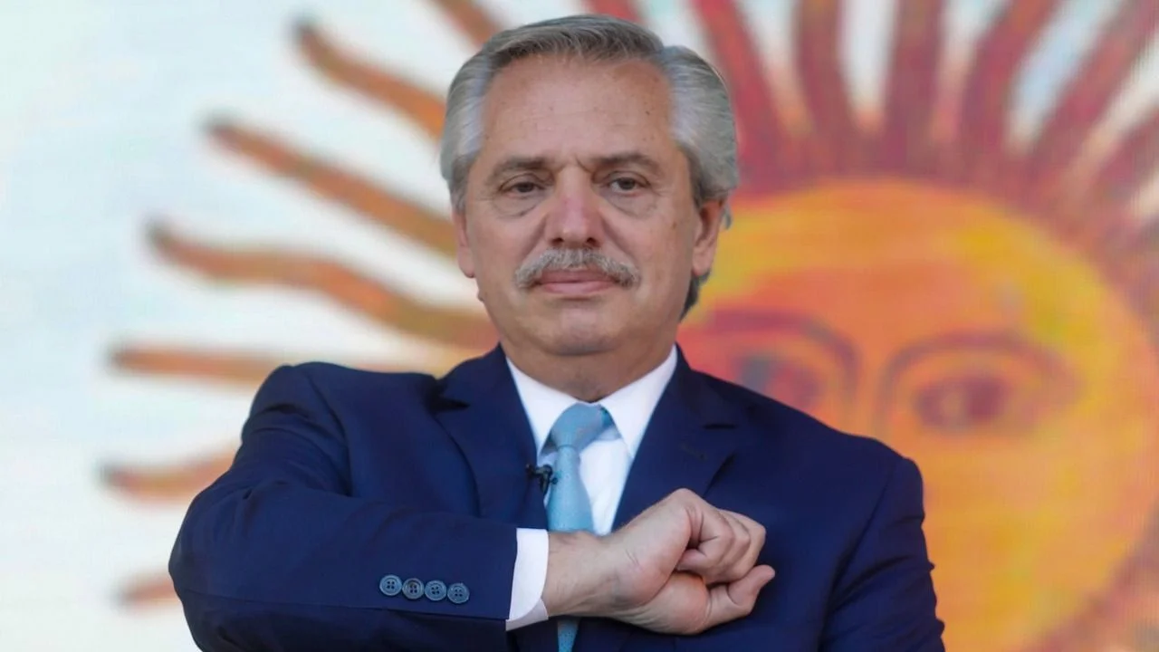 Alberto Fernández subió al ring a Macri y lo cruzó por llamar "fracasada" a la sociedad argentina