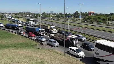 Los peajes de rutas y autopistas aumentarán un 50% a partir del viernes Los peajes de rutas y autopistas aumentarán un 50% a partir del viernes