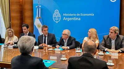 El Gobierno acordó con grandes marcas de ropa mantener precios hasta fin de febrero El Gobierno acordó con grandes marcas de ropa mantener precios hasta fin de febrero
