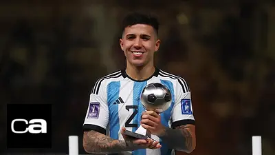 Messi se lleva el Balón de Oro del Mundial, Argentina arrasa con los premios Messi se lleva el Balón de Oro del Mundial, Argentina arrasa con los premios