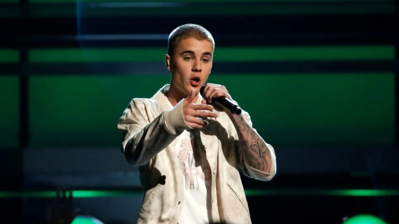 Justin Bieber denuncia la "basura" de H&M con su imagen