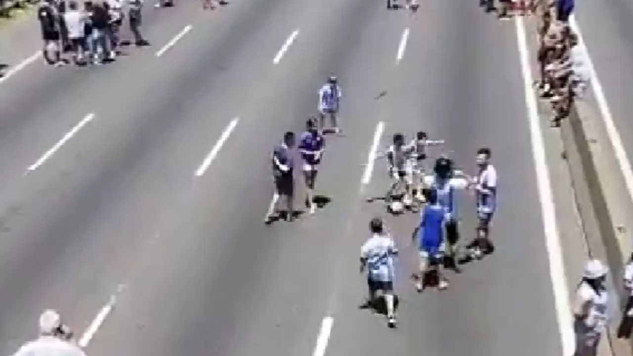 Video: el "picadito" que jugaron los más chicos en medio de los festejos de la Selección