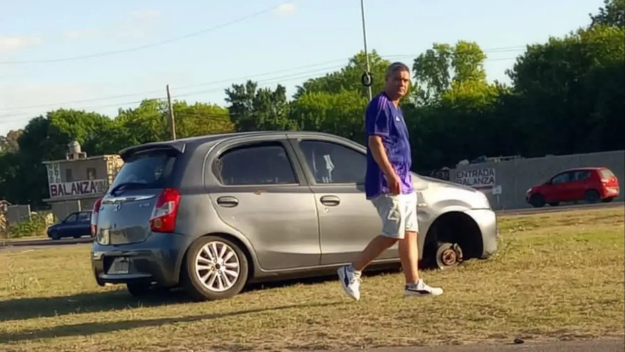 Robaron ruedas a varios autos que fueron a recibir a la selección Argentina