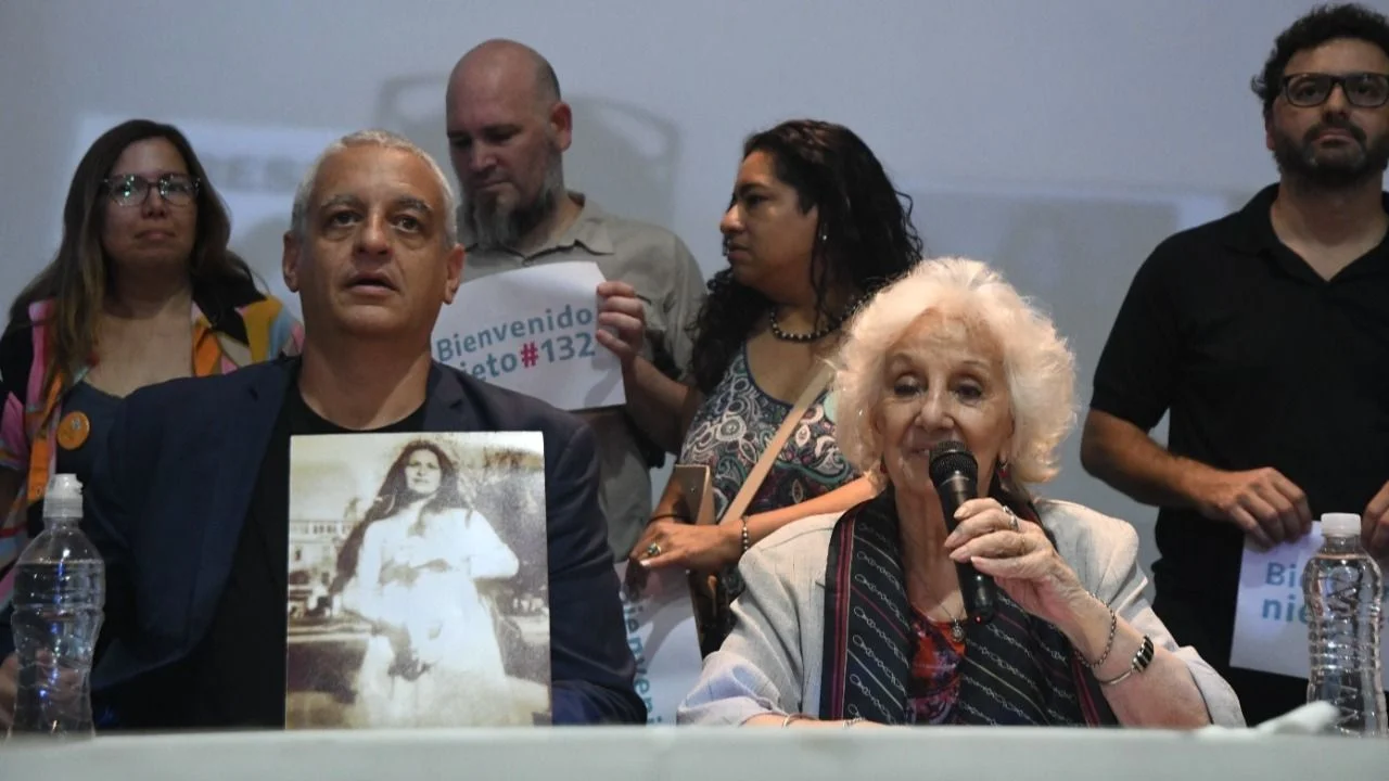 Abuelas festejó la restitución del nieto 132: "Seguimos celebrando la vida"