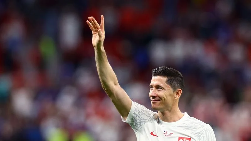 Lewandowski recibe el visto bueno para enfrentarse con el Barça al Espanyol