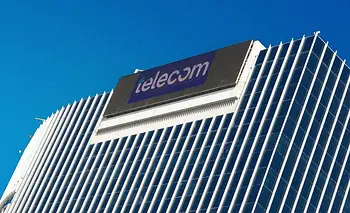 En medio del caso Adorni, Milei y Clarín escalan artificios por la fusión de Telecom | Defensa de la competencia