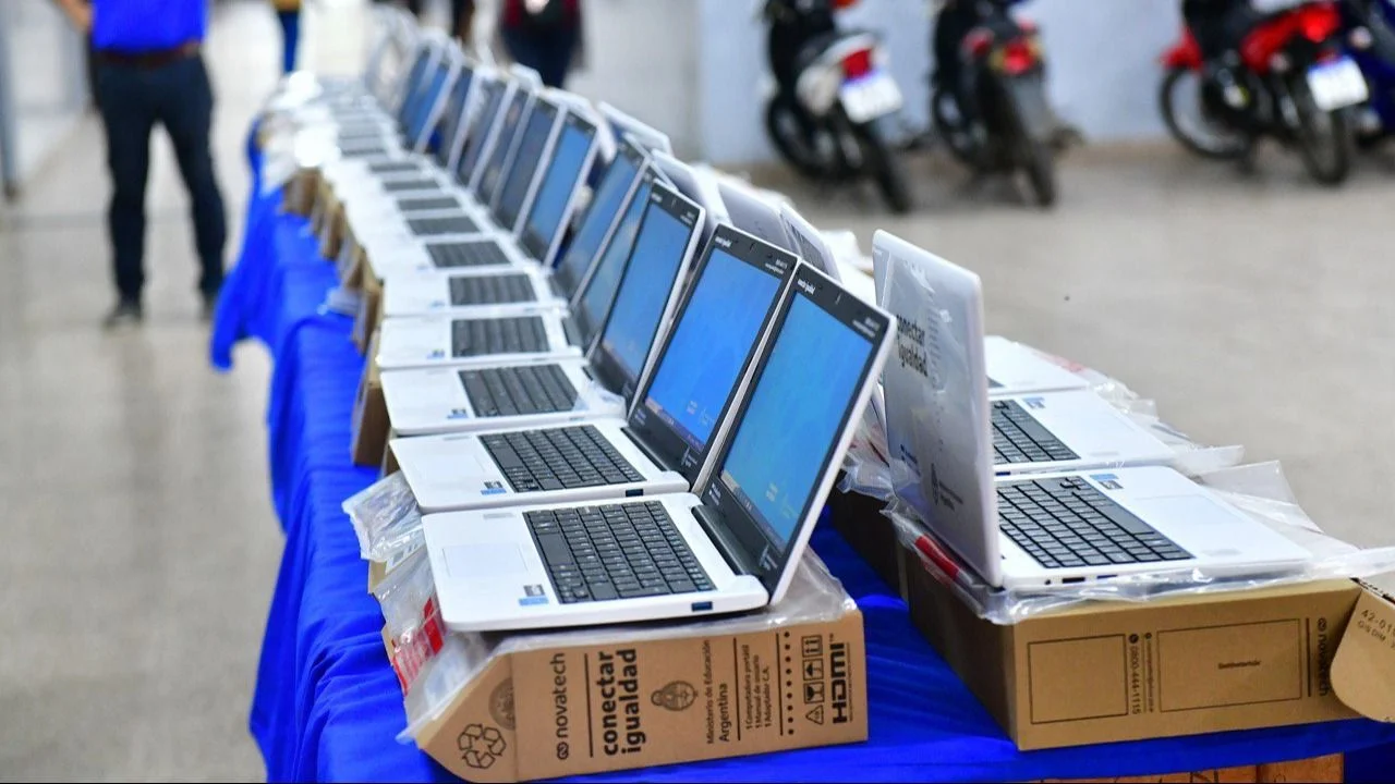 Computadoras para todos: una provincia Argentina termina el año con 20 mil equipos entregados