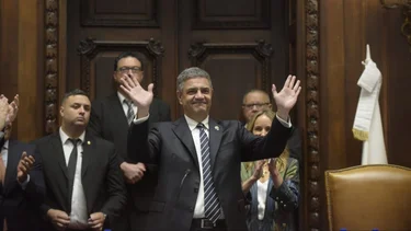 Mientras hace equilibrio con Milei, Jorge Macri enfrenta una Legislatura fragmentada