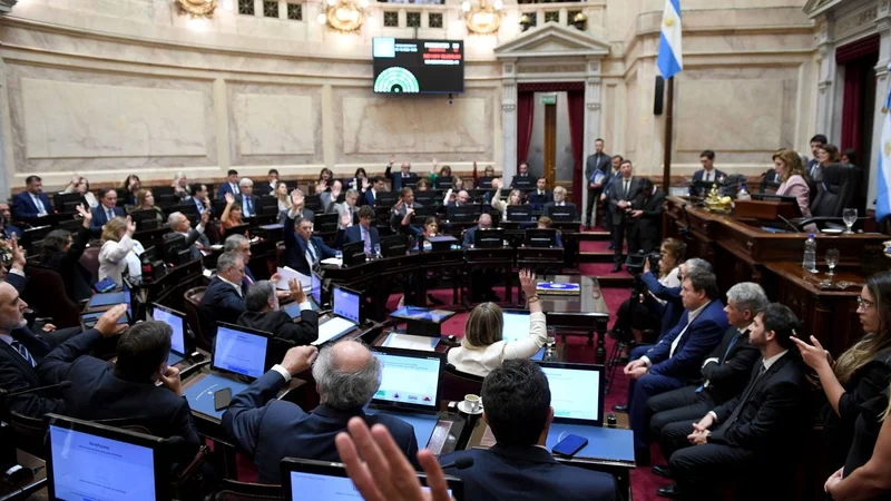 Juraron los 24 senadores electos en octubre 