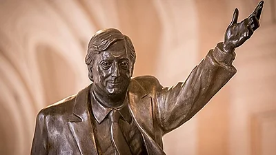 Por qué retiraron la estatua de Néstor Kirchner del CCK y a donde la llevaron Por qué retiraron la estatua de Néstor Kirchner del CCK y a donde la llevaron