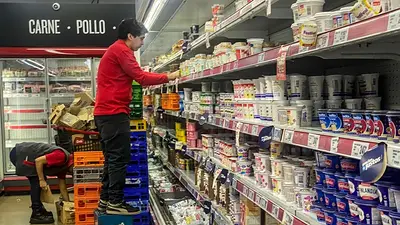 Empleados de comercio. Empleados de comercio.