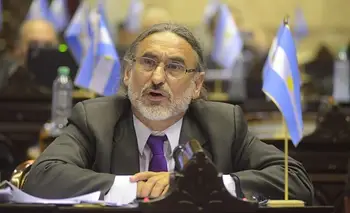 Basterra pidió repensar un "espacio de compromiso" contra el modelo de Milei | Jura de diputados