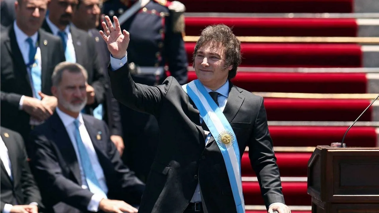 A lo Macri, Milei arranca su política exterior en Davos