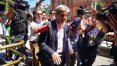 Con foco en el empleo estatal y contrataciones, el gabinete de Milei trabaja en "un fuerte recorte fiscal" Con foco en el empleo estatal y contrataciones, el gabinete de Milei trabaja en "un fuerte recorte fiscal"
