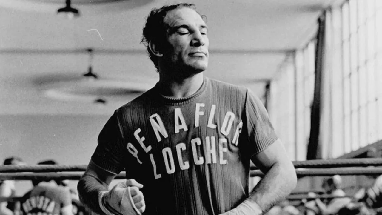Fotografía del Nicolino Locche durante su entrenamiento de boxeo 