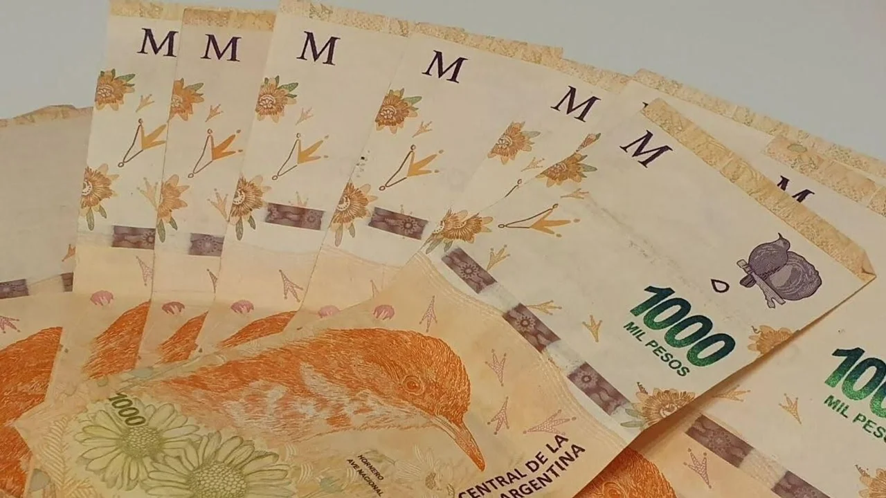 Billetes argentinos de mil pesos 