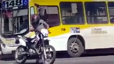 Detuvieron a dos adolescentes por el crimen del motoquero en Quilmes Detuvieron a dos adolescentes por el crimen del motoquero en Quilmes