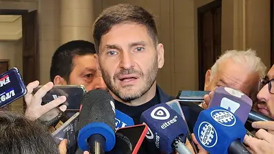 Santa Fe: Pullaro rechazó el pedido de los estatales para cerrar la paritaria 2023 Santa Fe: Pullaro rechazó el pedido de los estatales para cerrar la paritaria 2023