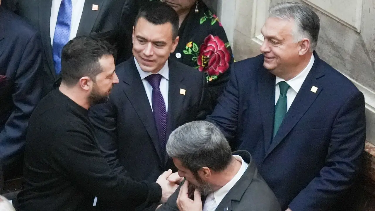 Zelensky: los mensajes del invitado estelar a la fiesta de Milei