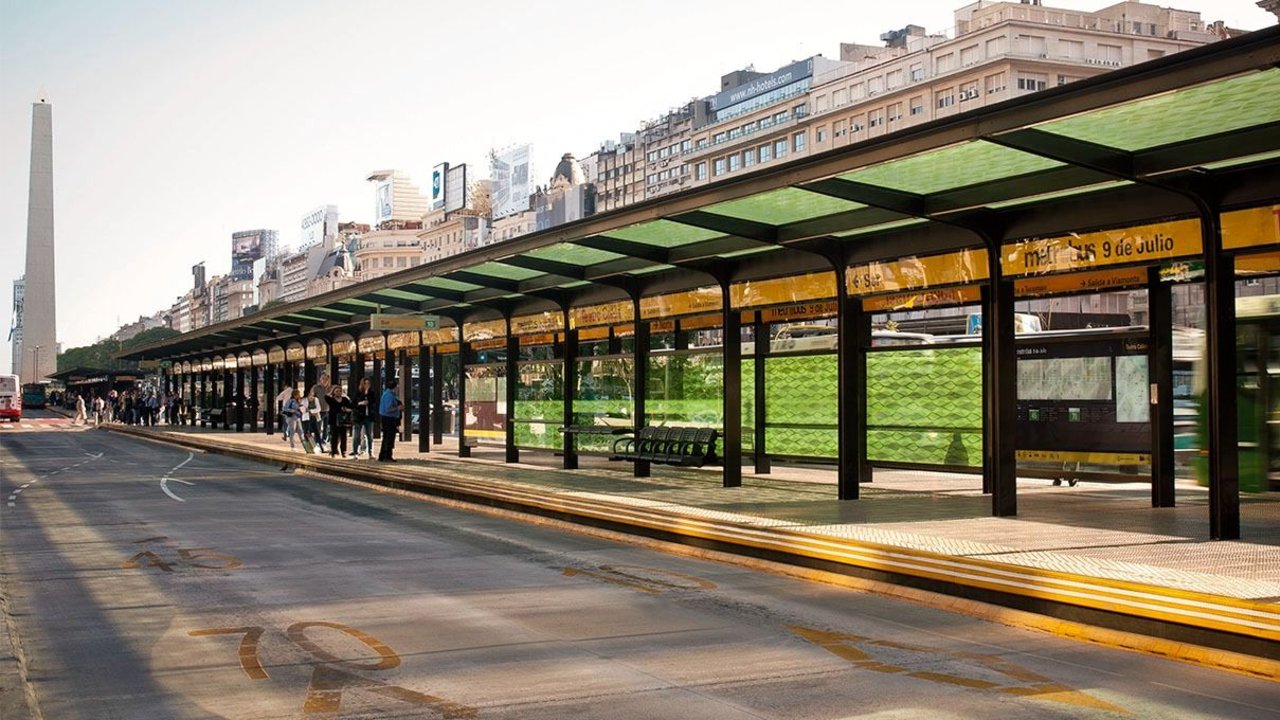Colectivos en Buenos Aires: redujeron en un 50% el servicio en el AMBA