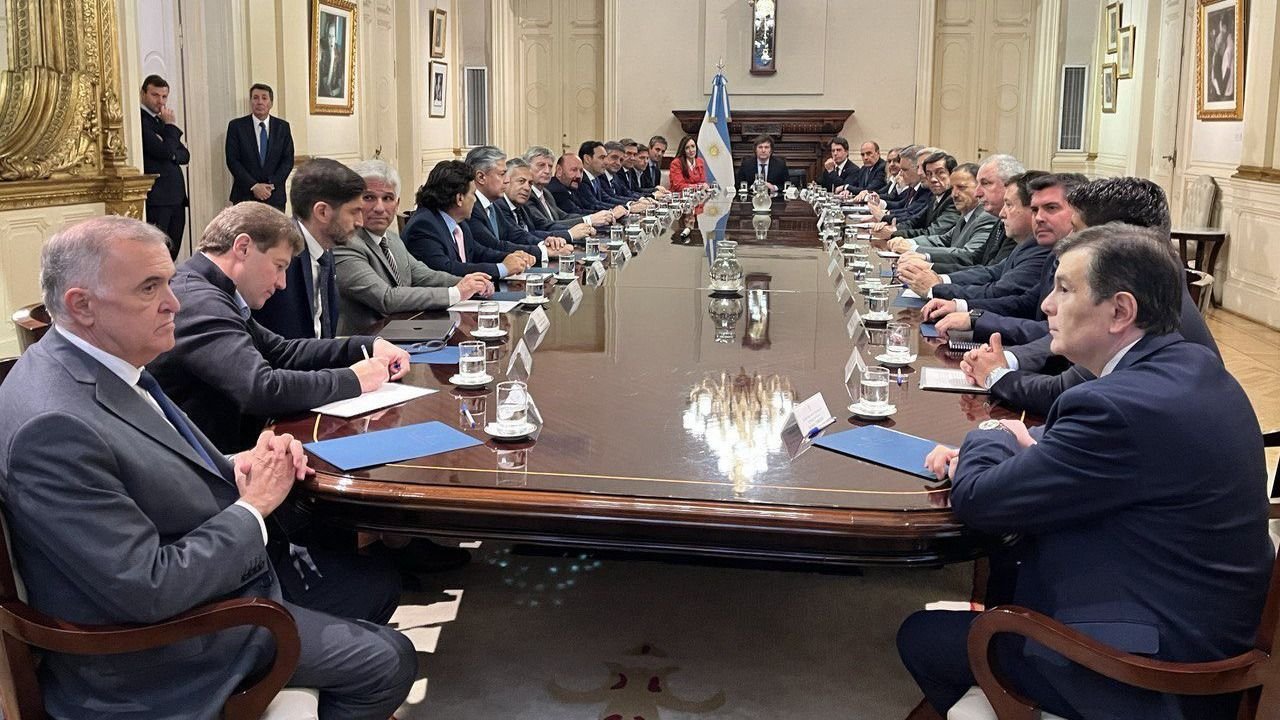 La Liga de Gobernadores peronista pidió no revertir Ganancias y coparticipar el impuesto al cheque