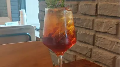 Cinco tragos fáciles para hacer en Navidad y Año Nuevo. Cinco tragos fáciles para hacer en Navidad y Año Nuevo.