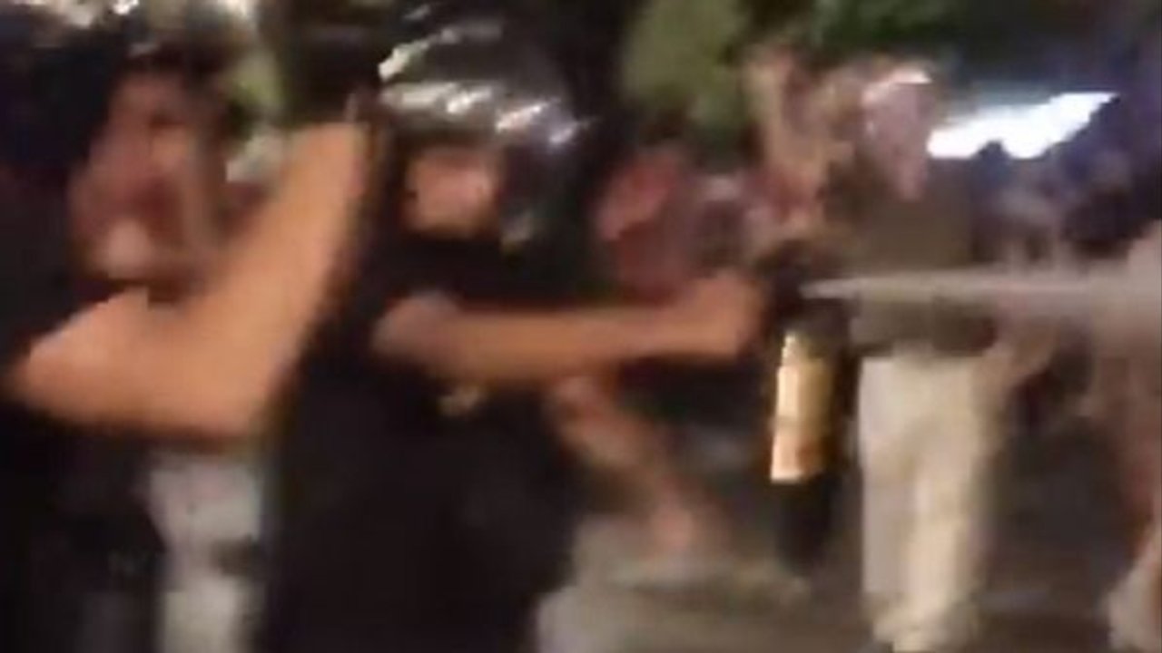La policía reprimió con gases el cacerolazo de Córdoba 