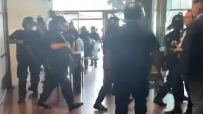 ATE denunció "violencia institucional" de la Infantería y alertan por posibles despidos