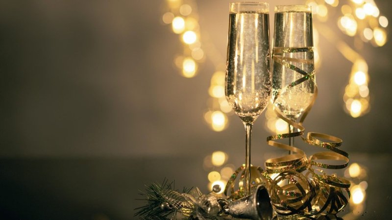 Decoración para Año Nuevo 2024: cómo mejorar tu cena de forma económica y fácil.