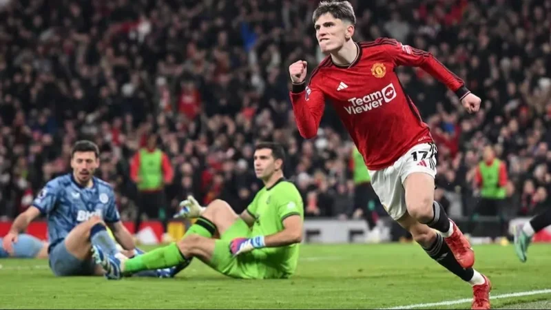 Alejandro Garnacho, Dibu Martínez, Selección Argentina, Manchester United, Aston Villa, deportes, Premier League