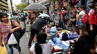El duro impacto del ajuste económico en las compras de navidad: los sectores más perjudicados El duro impacto del ajuste económico en las compras de navidad: los sectores más perjudicados