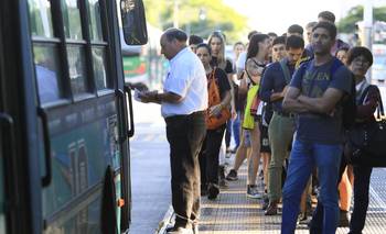 Alerta colectivos: anunciaron cortes y cambios de recorridos | Transporte público