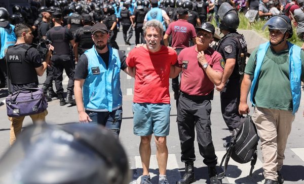 Video Así Fue La Detención De Un Periodista En La Marcha De La Cgt El Destape 2804