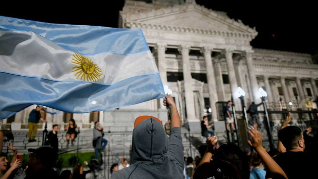 Javier Milei Ley Omnibus protestas