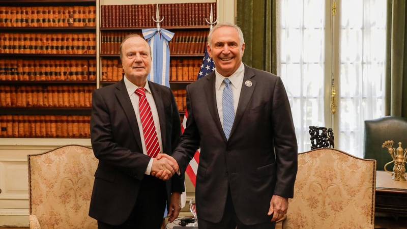 Estados Unidos mostró interes en participar en licitaciones de obras Estados Unidos mostró interes en participar en licitaciones de obras