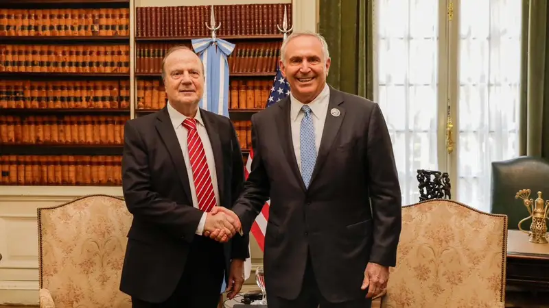Estados Unidos mostró interes en participar en licitaciones de obras Estados Unidos mostró interes en participar en licitaciones de obras