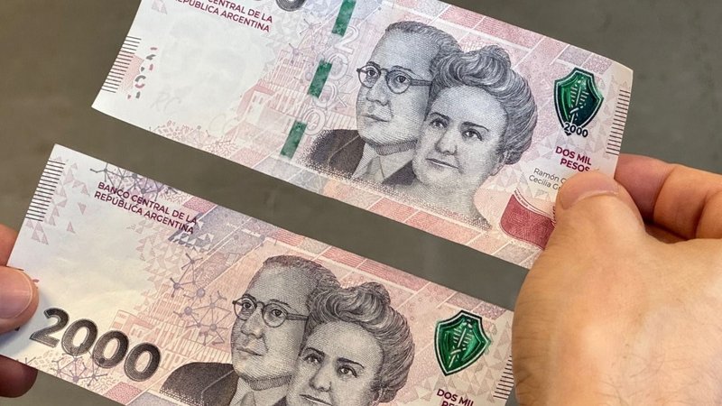 Qué pasó con el billete de $2000 que viene con una falla y los coleccionistas pueden pagar hasta un millón de pesos.