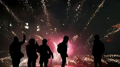 La policía de Georgia dispara gases lacrimógenos para dispersar a los manifestantes, según agencias rusas La policía de Georgia dispara gases lacrimógenos para dispersar a los manifestantes, según agencias rusas